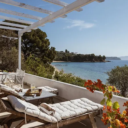 Anthea - Seafront 3-bedroom House Achladies