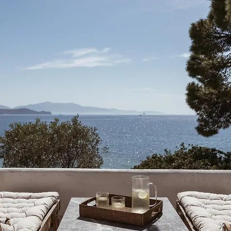 Anthea - Seafront 3-bedroom House * Achladies (Skiathos)
