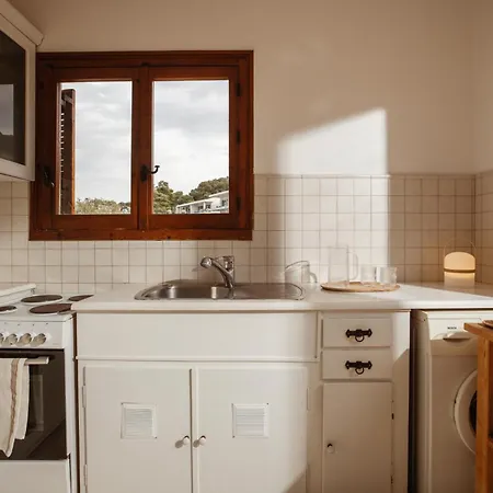Anthea - Seafront 3-bedroom House *