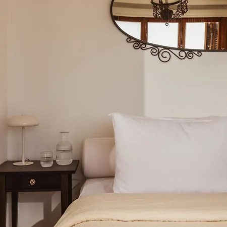 Villa Anthea - Seafront 3-bedroom House *