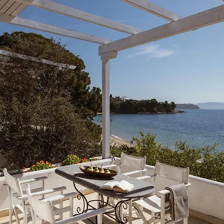 Anthea - Seafront 3-bedroom House Achladies